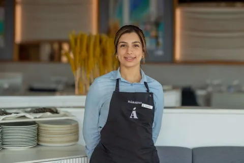 Chahara, del equipo de sala de Dársena