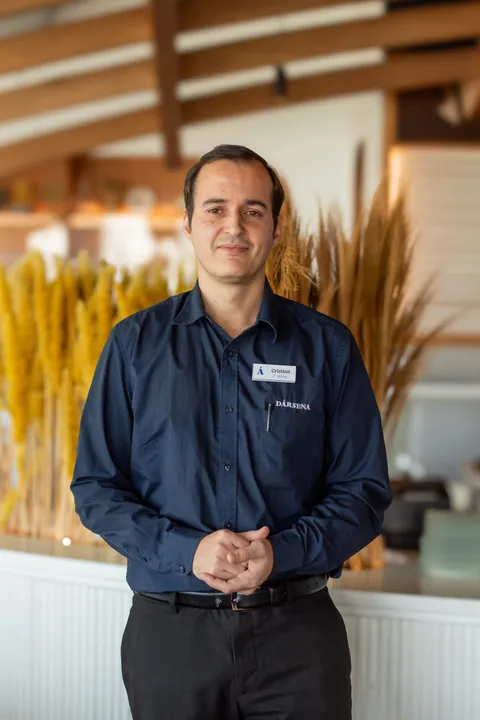 Cristian, del equipo de sala de Dársena