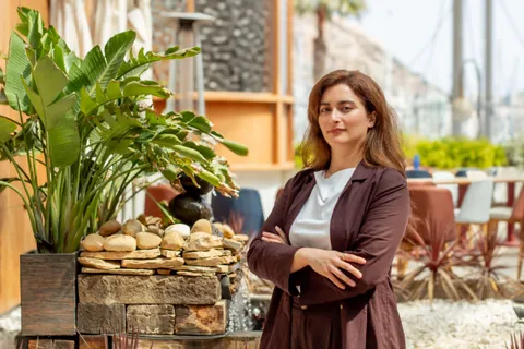 Eva, del equipo de sala de Dársena